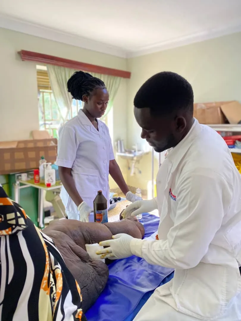 edema-support-foundation-volonteer3